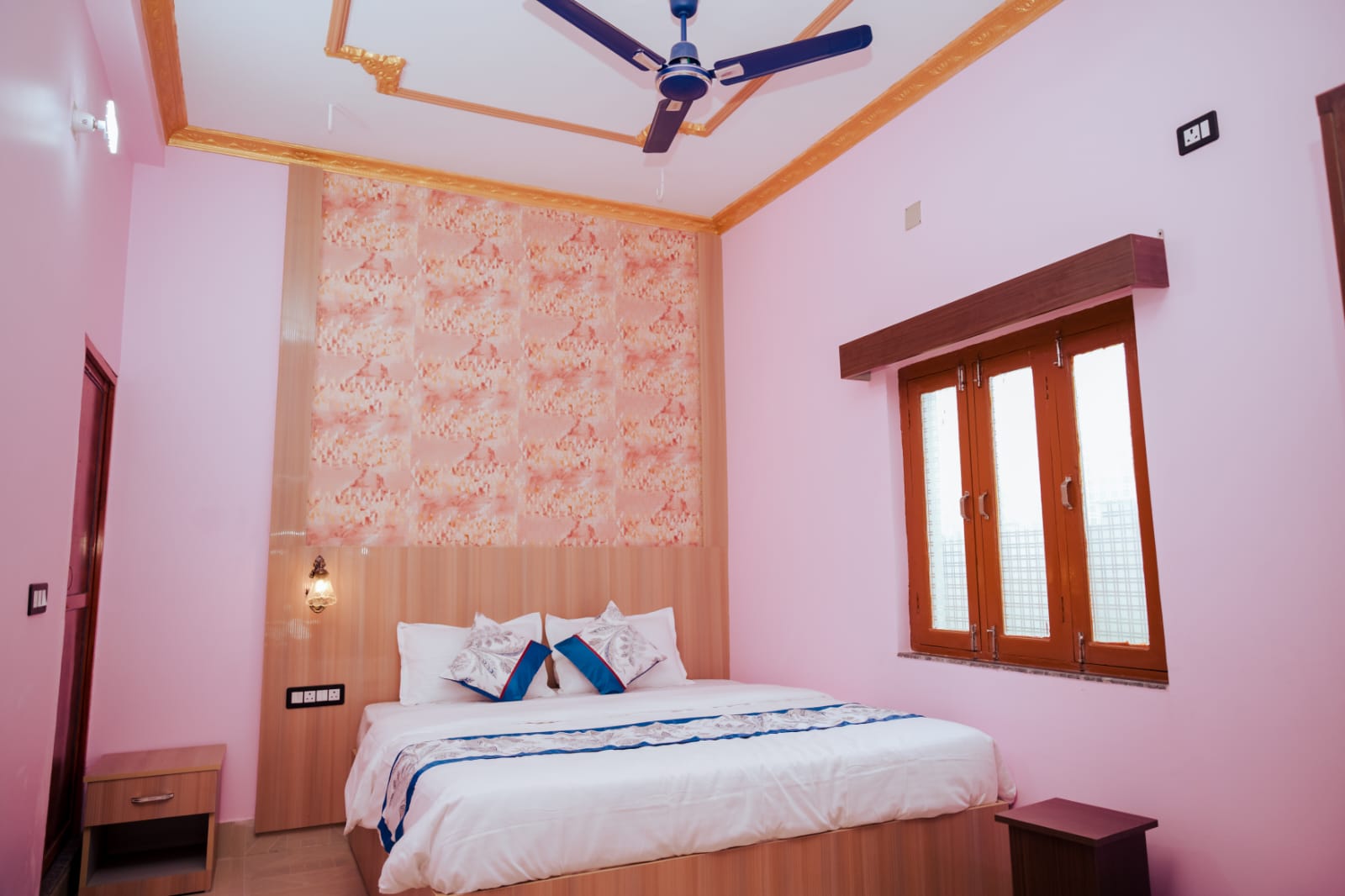 Comfortable single bed room