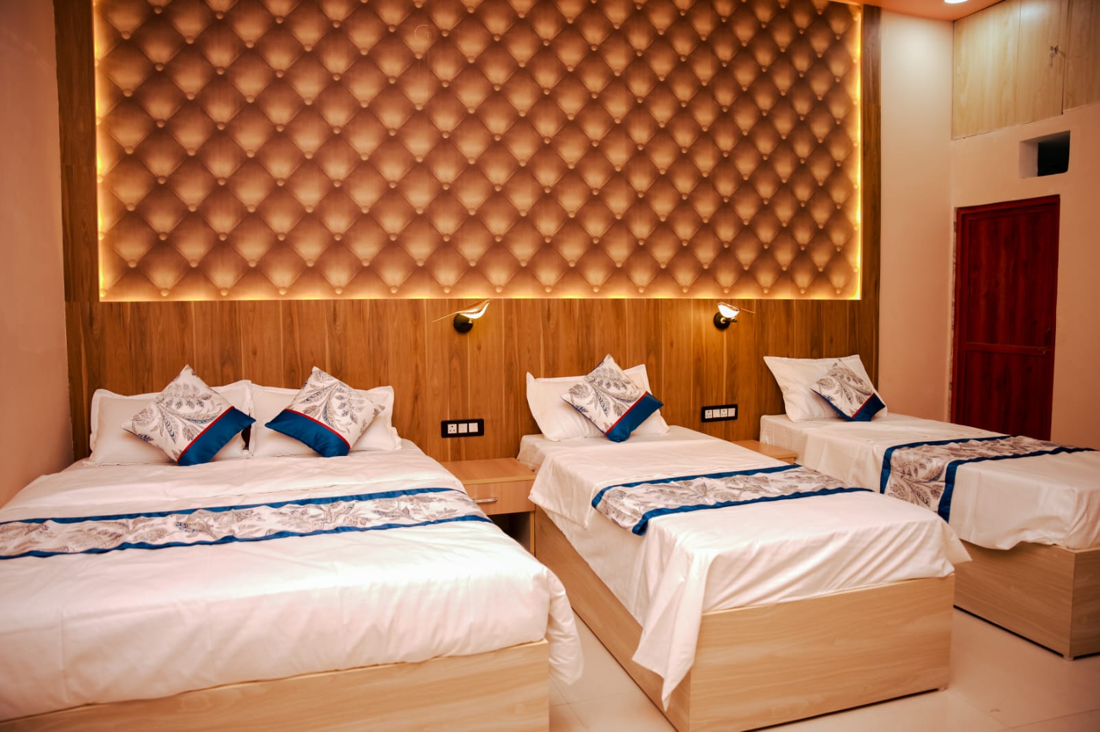 Family triple bed room